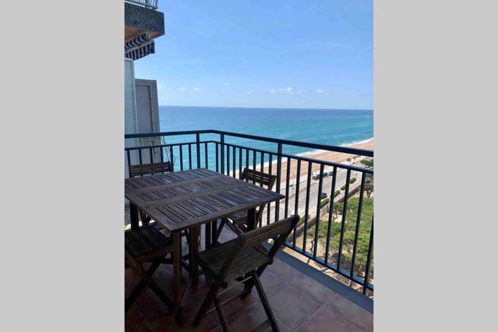 Apartamento Primera Linea De Mar Enjoy The View Бланес Екстериор снимка